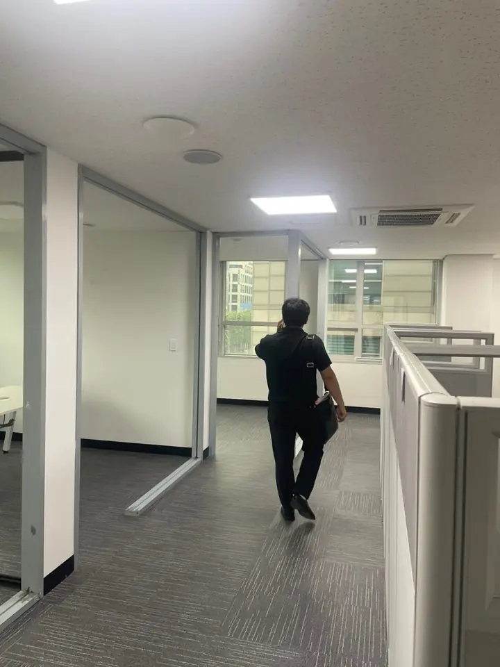 서초구 상업 공간 갈바 프레임 현장 사진 5